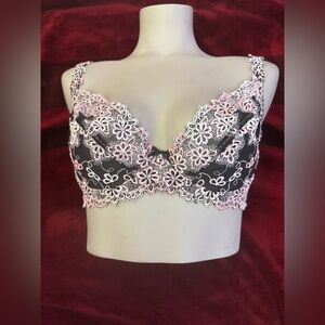 La vie en rose Lace Brand new embroided Bra